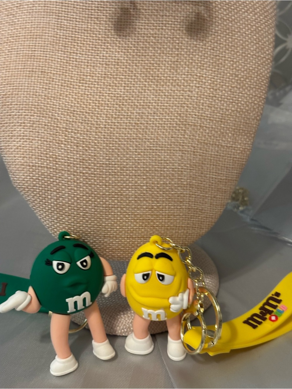 3 MM and 3 HK figures keychains